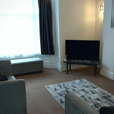 Stylish Apartment In City Centre With Parking Престон Екстер'єр фото