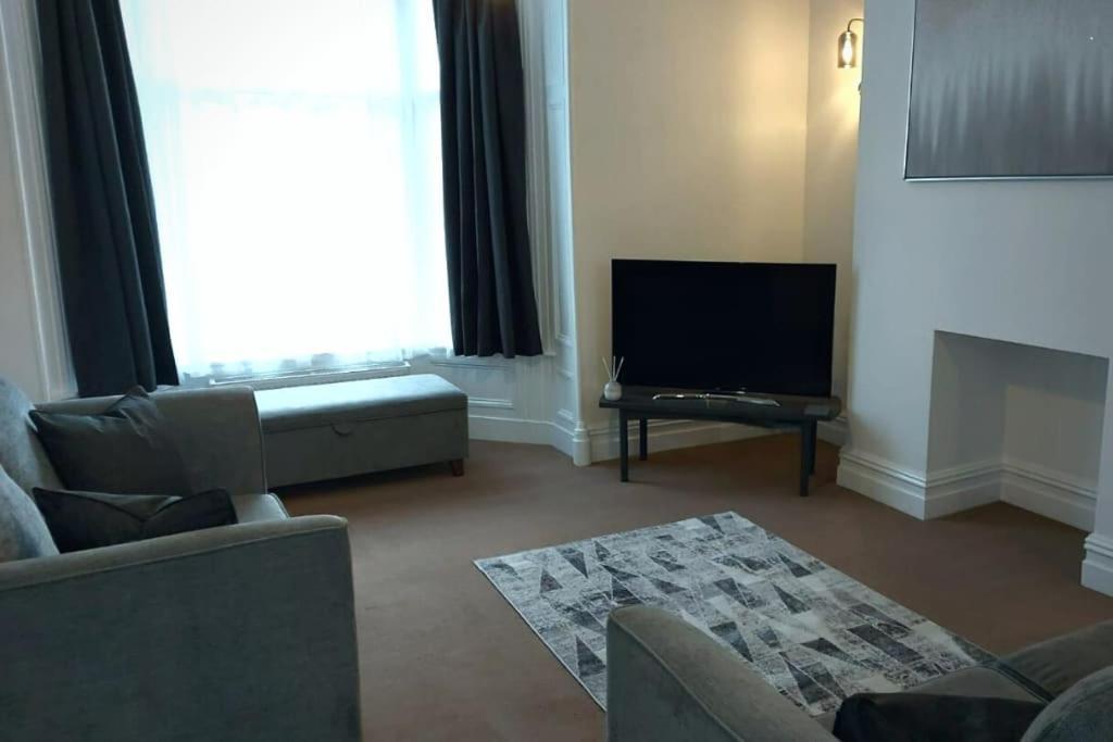 Stylish Apartment In City Centre With Parking Престон Екстер'єр фото