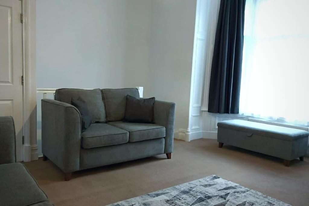 Stylish Apartment In City Centre With Parking Престон Екстер'єр фото