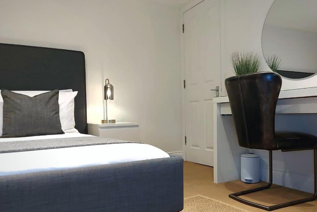 Stylish Apartment In City Centre With Parking Престон Екстер'єр фото