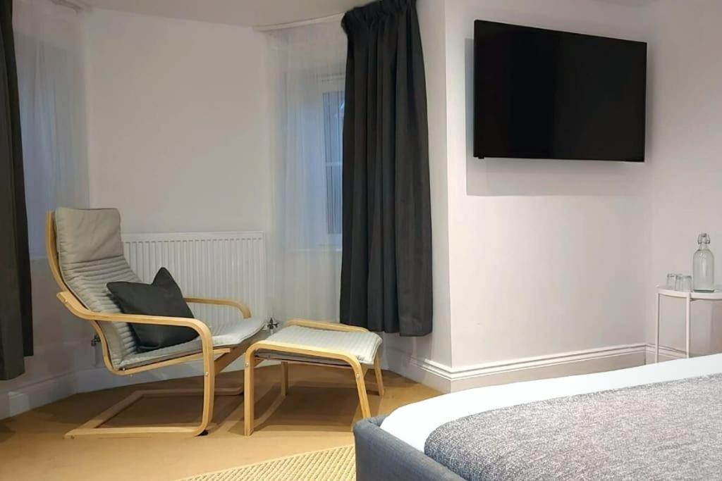 Stylish Apartment In City Centre With Parking Престон Екстер'єр фото