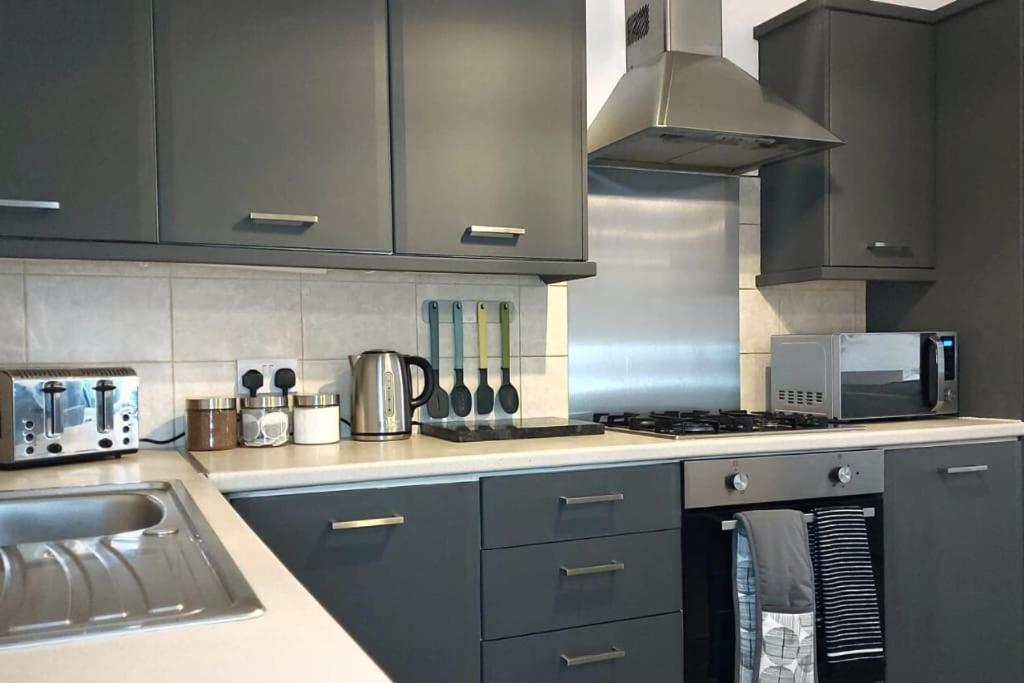 Stylish Apartment In City Centre With Parking Престон Екстер'єр фото